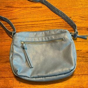 A very nice cross body bad from bueno.